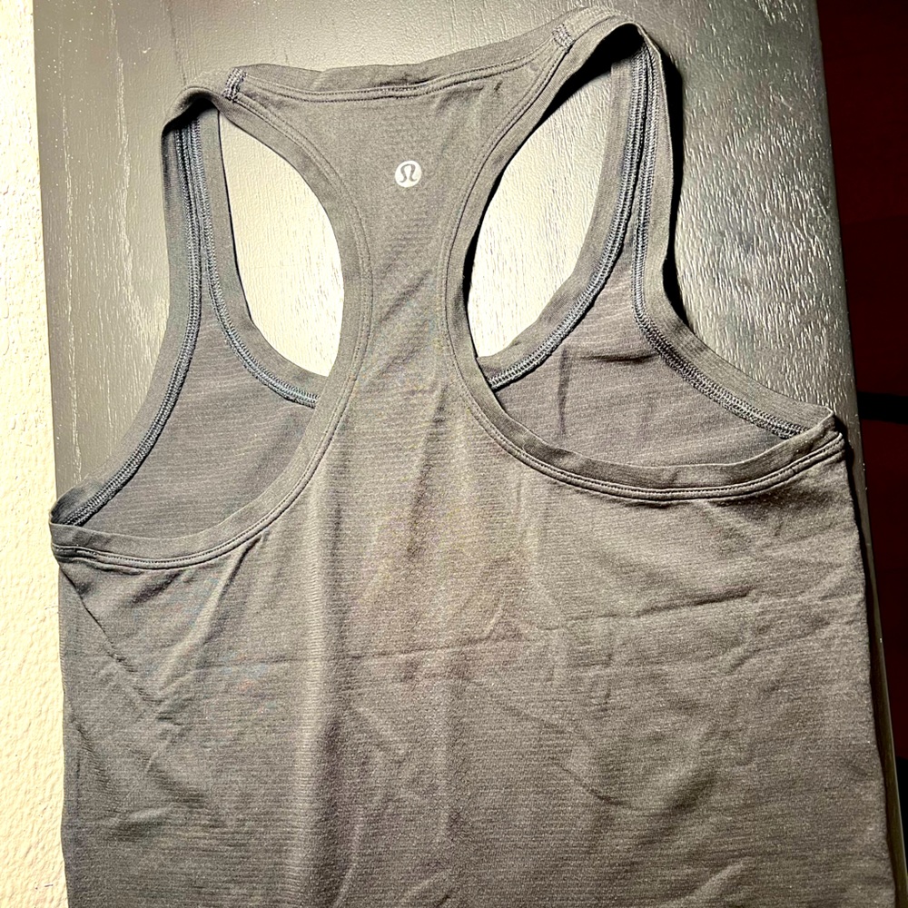 Lululemon tank